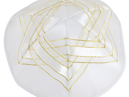 כיפה סטן 19 ס"מ מגן דוד זהב עם סרט | Satin Kippah 19 cm with Magen David - Gold