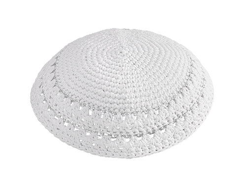 כיפה סרוגה 17 ס"מ מחורר לבן פסי כסף | Knitted Kippah 17cm- White with 2 Silver Stripes