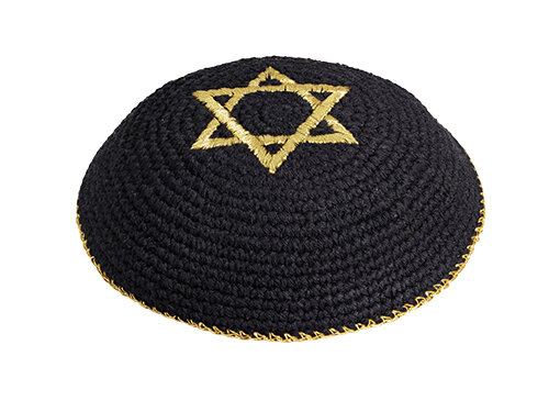 כיפה סרוגה 16 ס"מ שחור עם ריקמה זהב מגן דוד | Knitted Kippah 16 cm- Black with Golden Magen David Embroidery