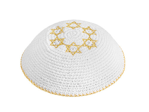 כיפה סרוגה 16 ס"מ לבן 6 מגיני דוד זהב | Knitted Kippah 16 cm- White with Golden Magen David Embroidery