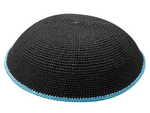כיפה ד.מ.צ. לבן עם פס תכלת 20 ס"מ | Knitted D.m.c Kippah 20cm - Sheer Black with Light Blue Rim