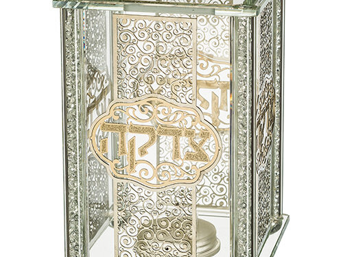 קופת צדקה קריסטל עם פלקטות "עיטורים" 9X13 ס"מ | Crystal Tzedakah Box 13*9 cm with Plaque